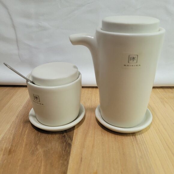 Shikika Japan Soy Pot Dispenser and Sauce Dish White Ceramic New - Picture 1 of 1